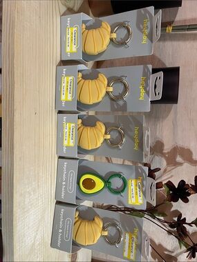 5 heyday Silicone Croissant & Avocado apple air tag Keychain Set - Yellow, Green